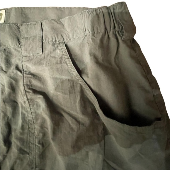 ⛰️🏕️Cabela's Olive Green Outdoor Pants - can convert into shorts. Size 2X - Picture 2 of 8